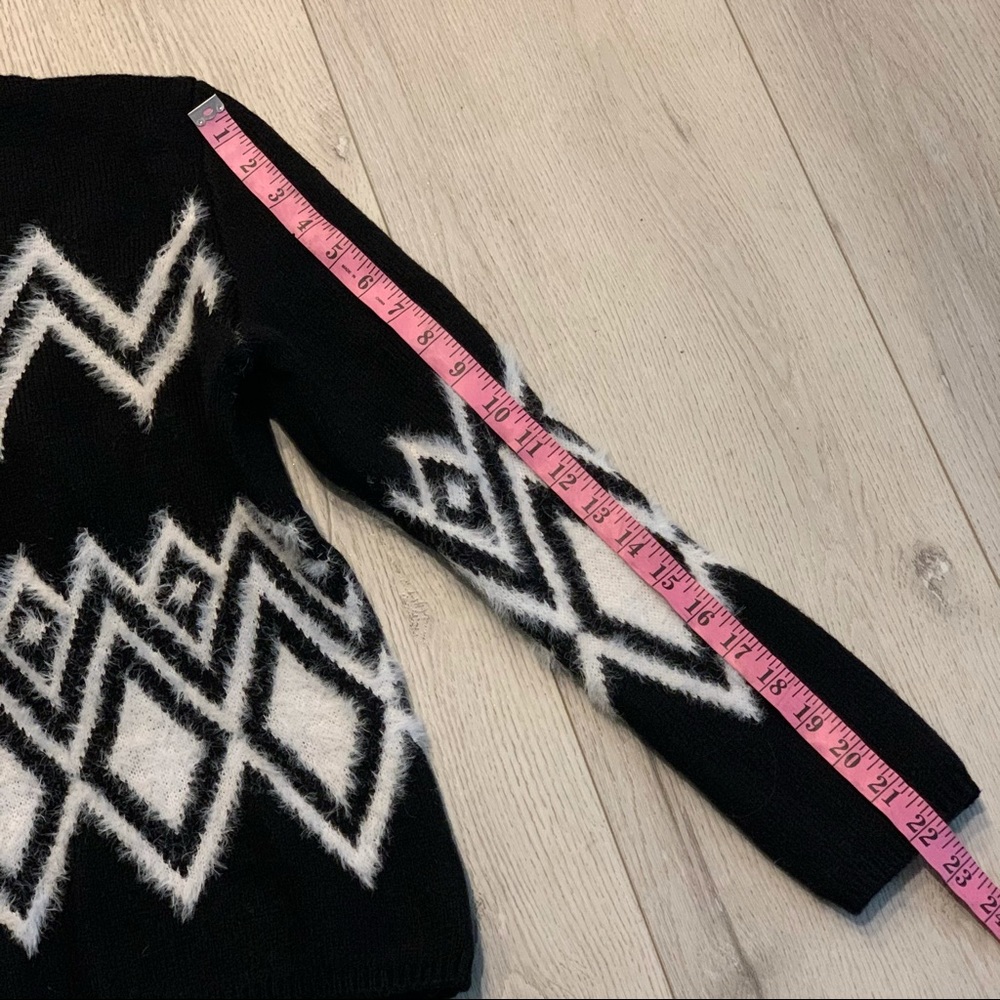 BANANA REPUBLIC Black & White Fair Isle Sweater - Picture 3 of 10